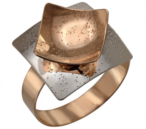 Золотое кольцо с изумрудом и фианитами. Артикул 367574 - Фото  1